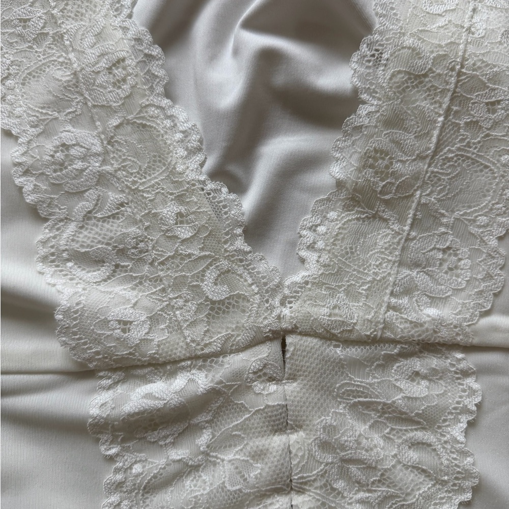 White Fox Boutique Ivory Lace Tank Top - Picture 3 of 4